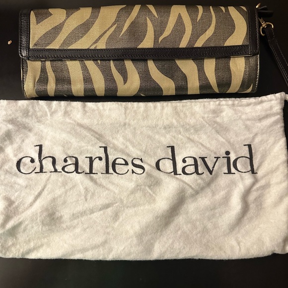 Vintage Charles David wristlet or clutch - Picture 2 of 15
